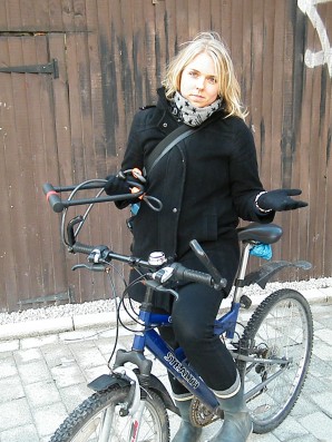 Anne Berg with borrowed mountain bike and locks